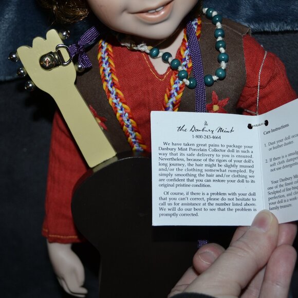 Danbury Mint porcelain Nancy Leslie Hippie Fine Collector Doll - Picture 4 of 10